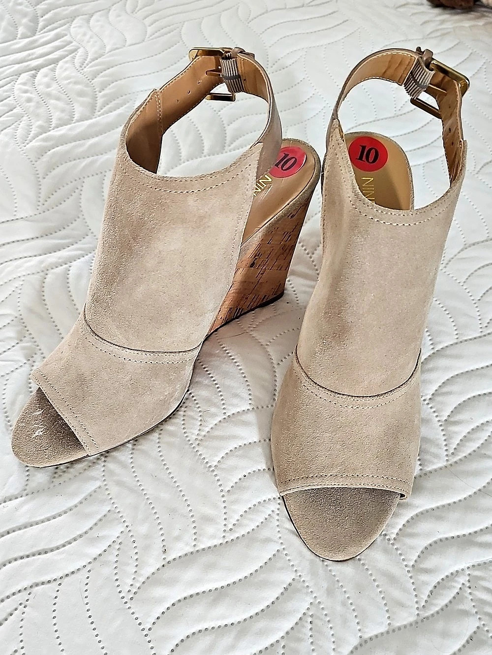 Nine West Peep Toe Wedge Sandals in Beige US 10 NWOT